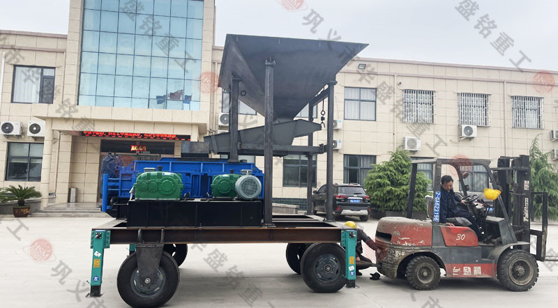 1012移動對輥破碎機時產量多少噸？價格多少錢一臺
